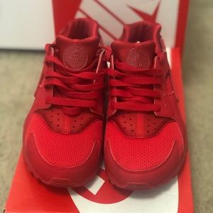 Red Nike Huarache Run (GS)
